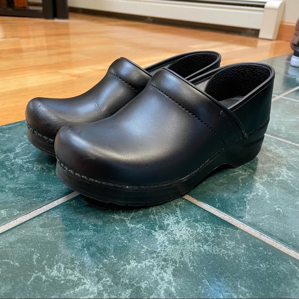 Dansko slip on nursing clogs